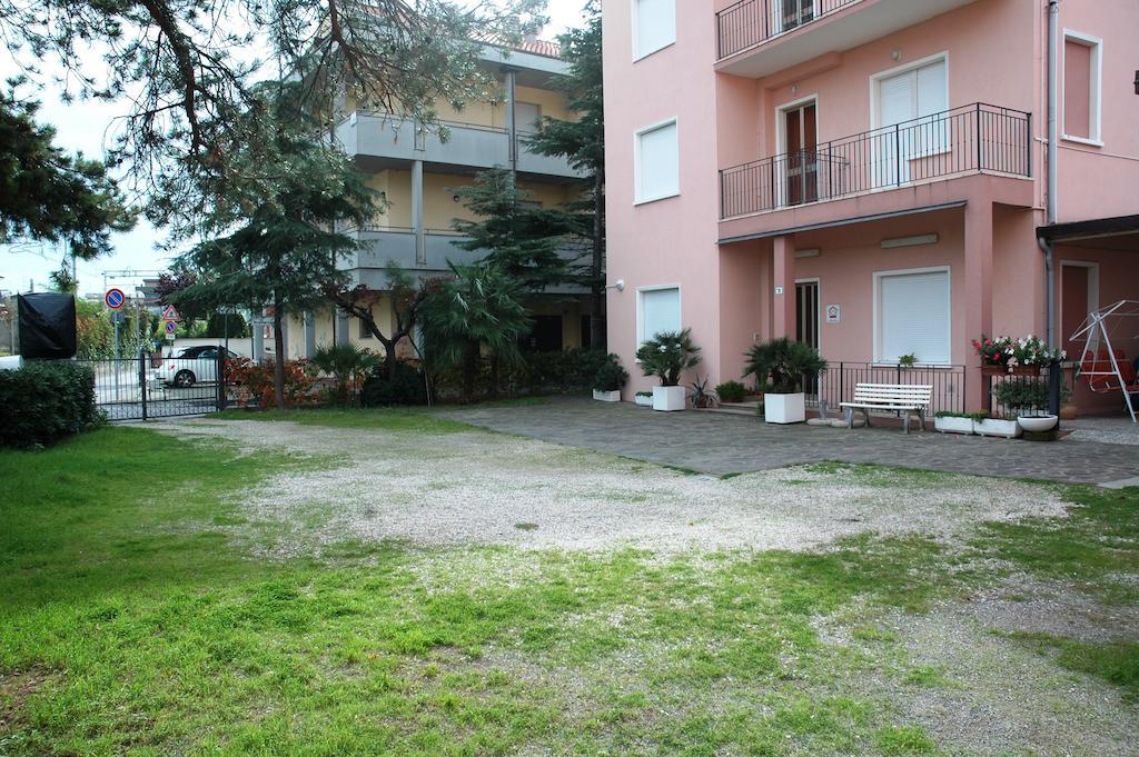 Villa Linda Affittacamere Bellaria-Igea Marina Exterior photo